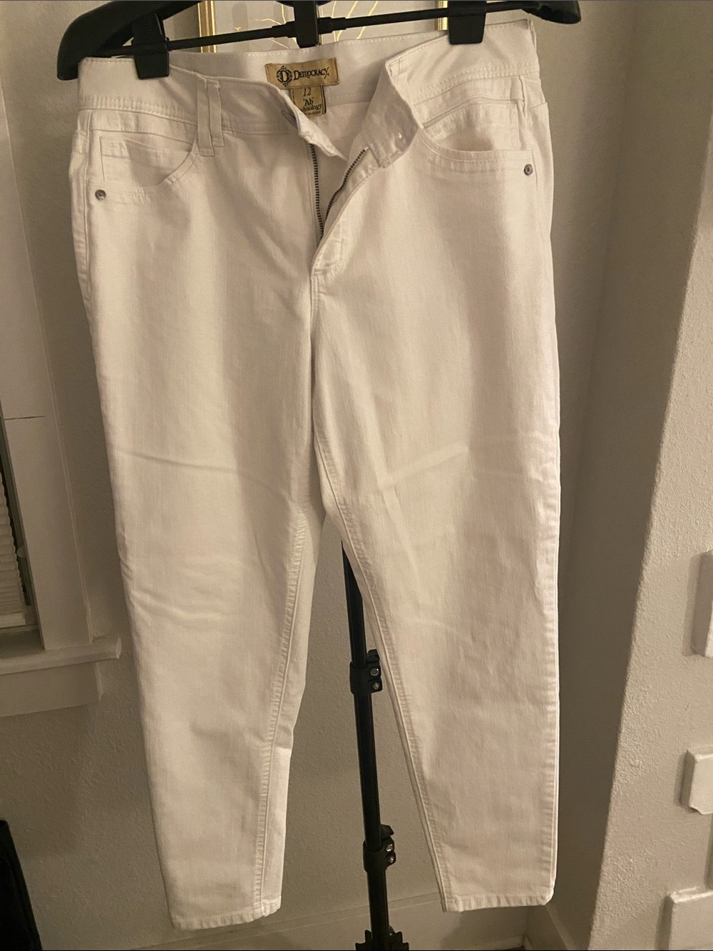 Democracy Men's White Skinny Jeans